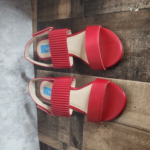 Comfort Corner Women's Fashionable Sandals Red - Size 7 - Picture 2 of 7